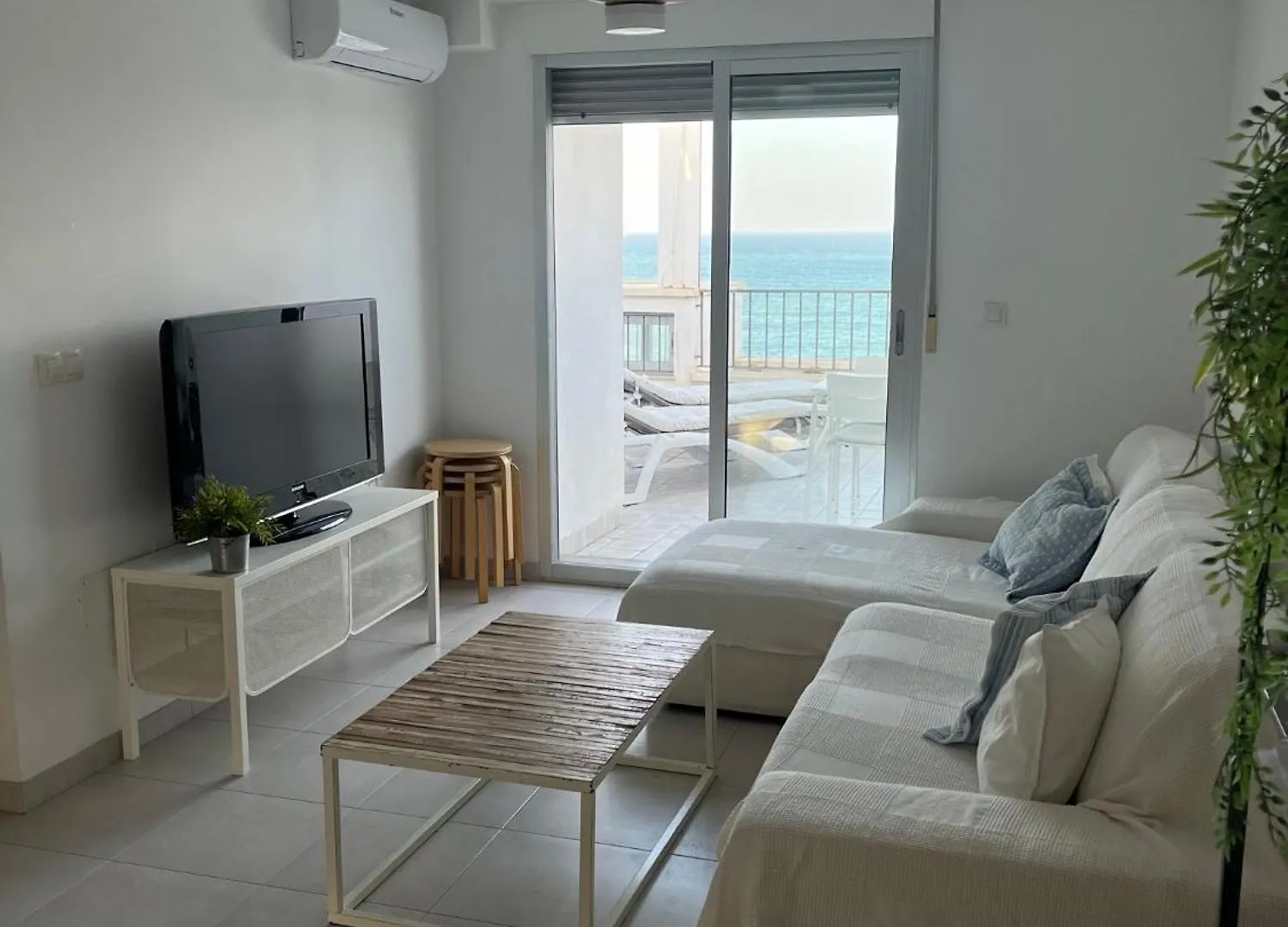 Apartamento Primera Linea De Playa Apartment Carboneras Spain